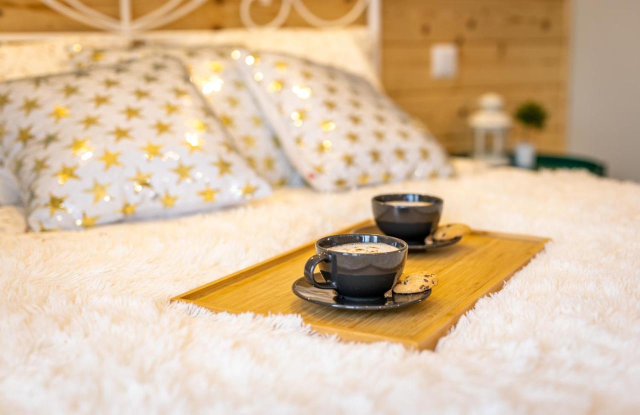 Villa Kasztelan Apartamenty 우스트르치키 돌네 외부 사진