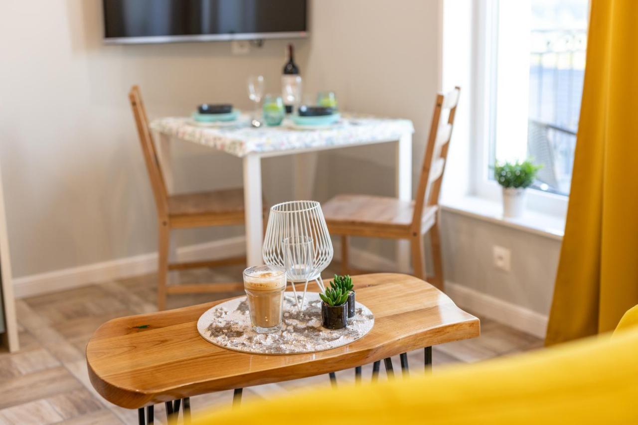 Villa Kasztelan Apartamenty 우스트르치키 돌네 외부 사진