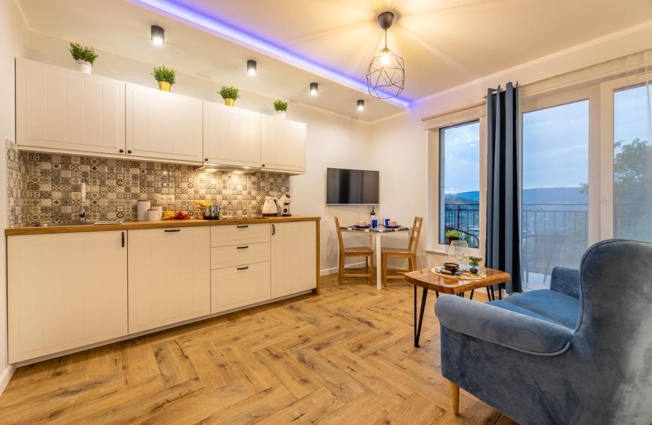 Villa Kasztelan Apartamenty 우스트르치키 돌네 외부 사진