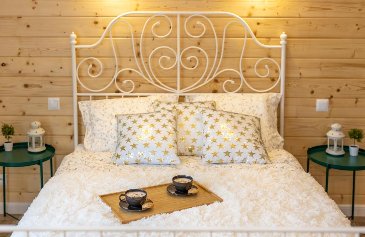 Villa Kasztelan Apartamenty 우스트르치키 돌네 외부 사진