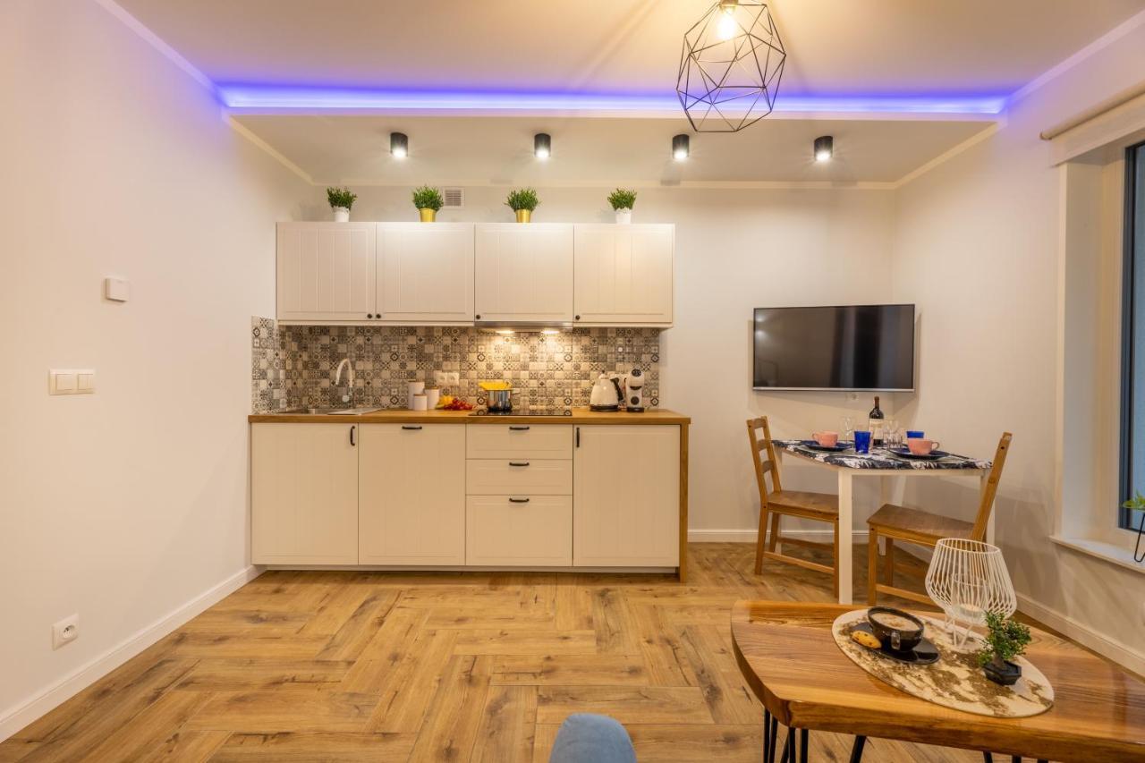 Villa Kasztelan Apartamenty 우스트르치키 돌네 외부 사진