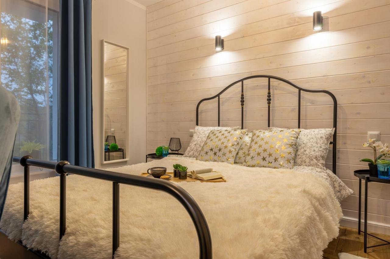 Villa Kasztelan Apartamenty 우스트르치키 돌네 외부 사진