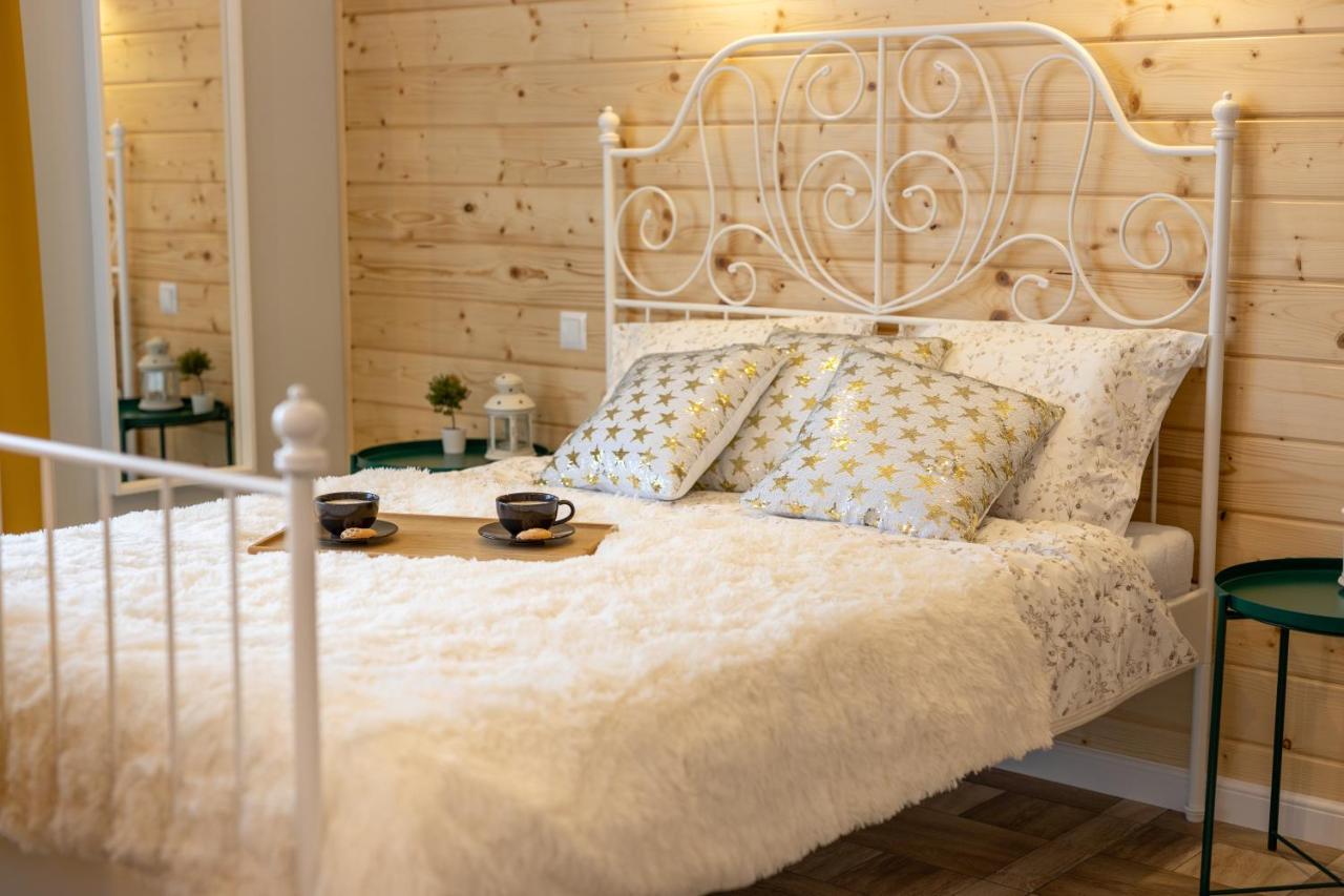Villa Kasztelan Apartamenty 우스트르치키 돌네 외부 사진
