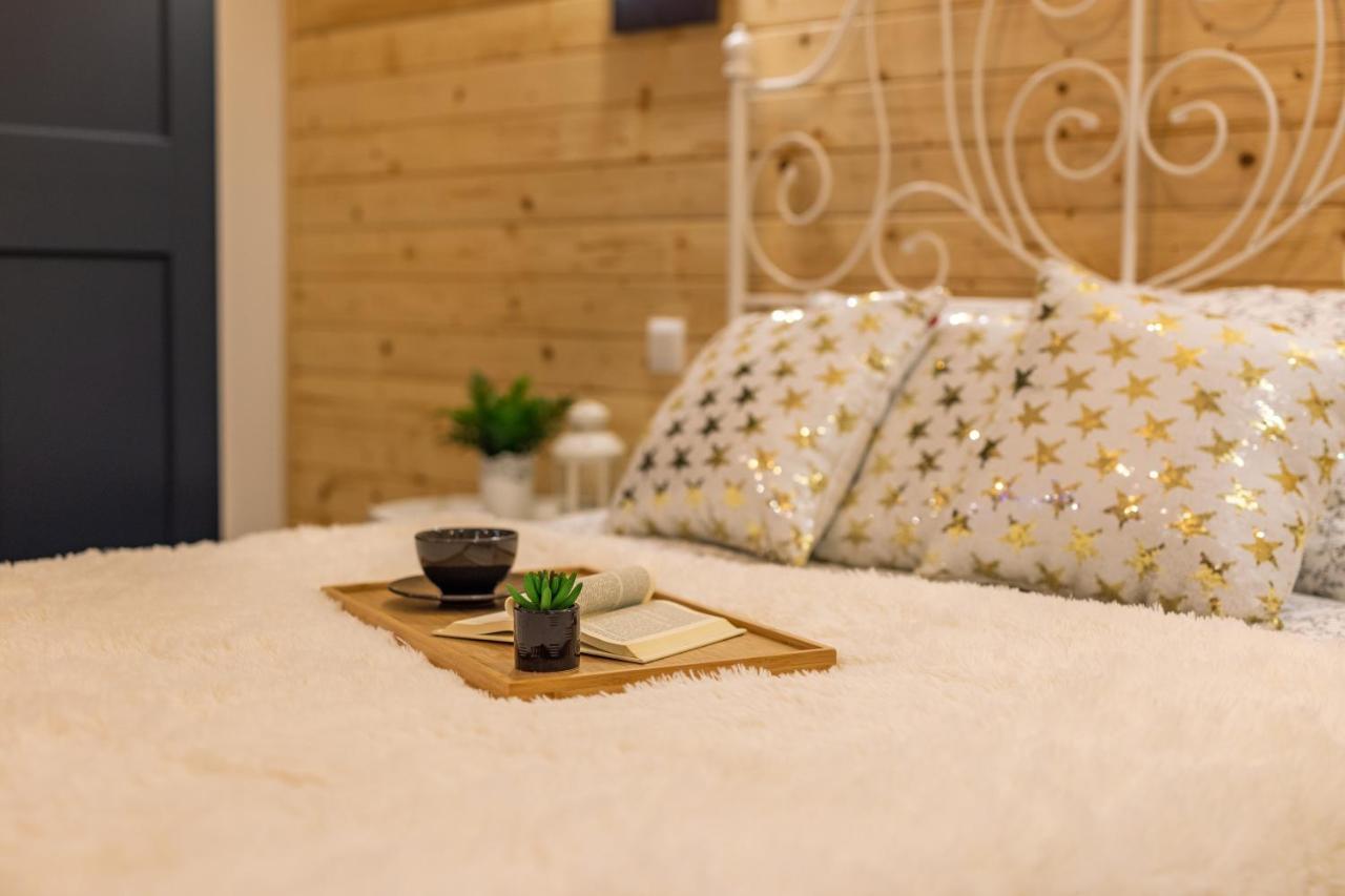 Villa Kasztelan Apartamenty 우스트르치키 돌네 외부 사진