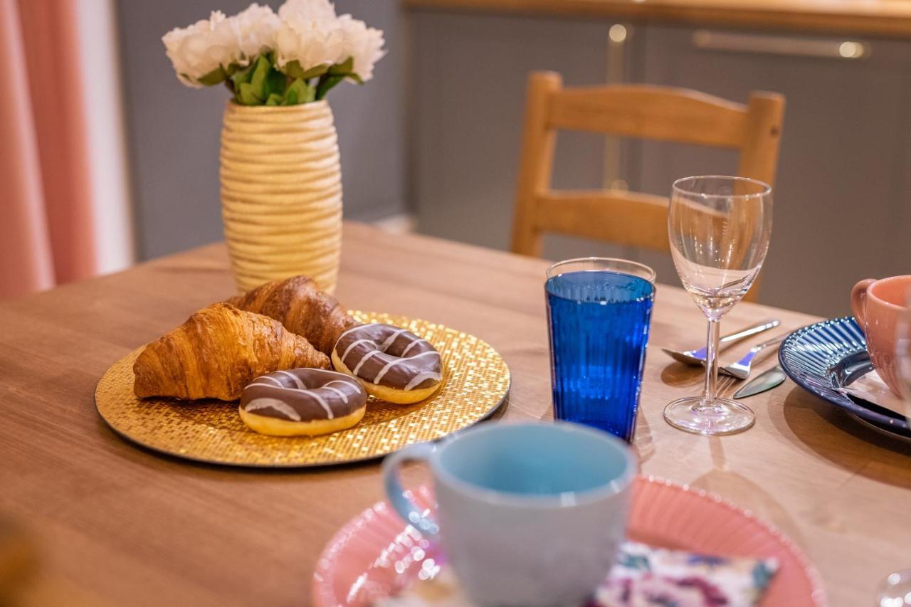 Villa Kasztelan Apartamenty 우스트르치키 돌네 외부 사진