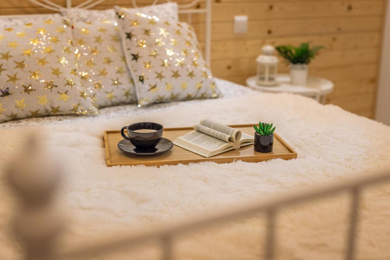 Villa Kasztelan Apartamenty 우스트르치키 돌네 외부 사진
