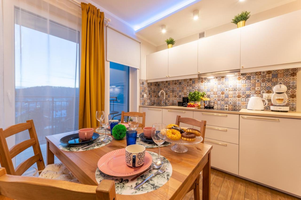 Villa Kasztelan Apartamenty 우스트르치키 돌네 외부 사진