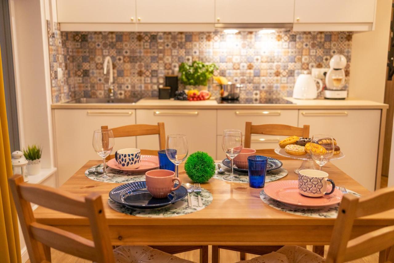 Villa Kasztelan Apartamenty 우스트르치키 돌네 외부 사진