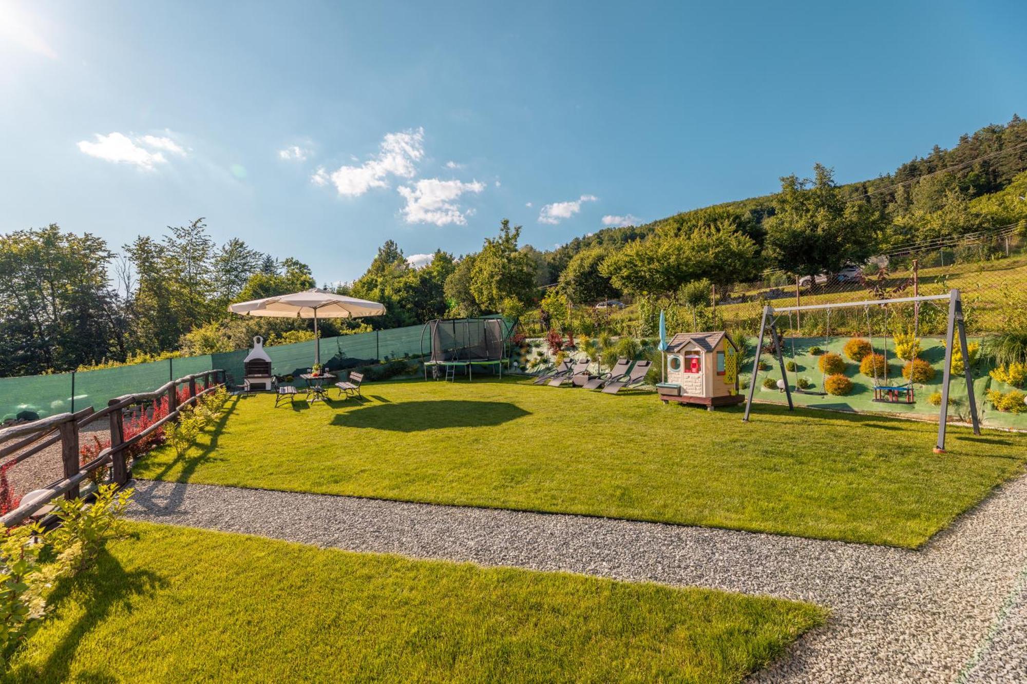 Villa Kasztelan Apartamenty 우스트르치키 돌네 외부 사진